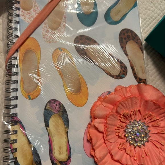 Size 8 Greystone tieks, tieks bag, notebook & flower - Picture 3 of 9